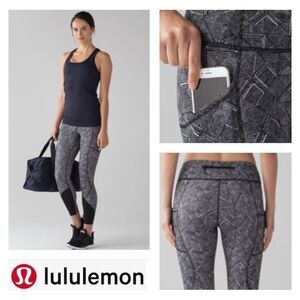 Lululemon NWOT Tight Stuff Tight II (25") Formation Alpine White Black size 6